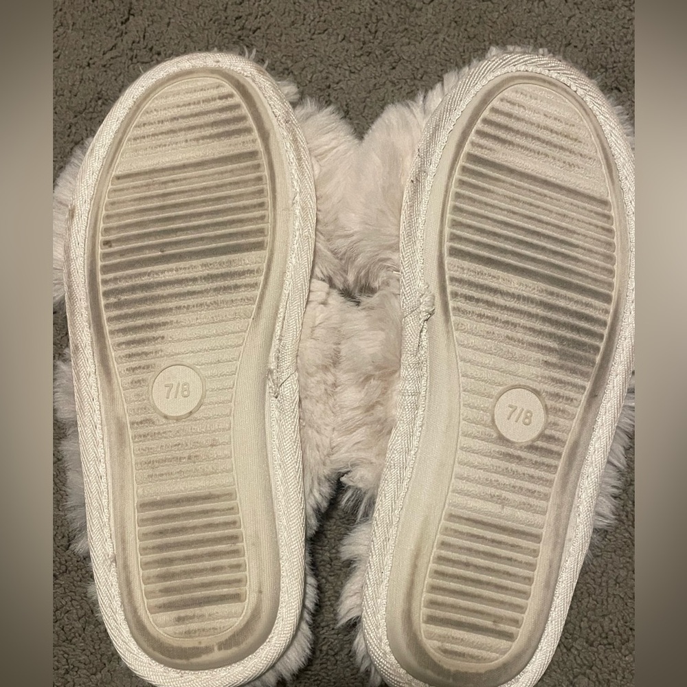 Slippers - Picture 3 of 3